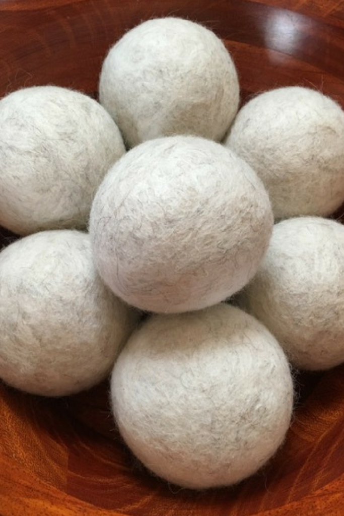 How to Make Felted Wool Dryer Balls for Homemade, Chemical Free Laundry! Read the post for the super clear tutorial! 